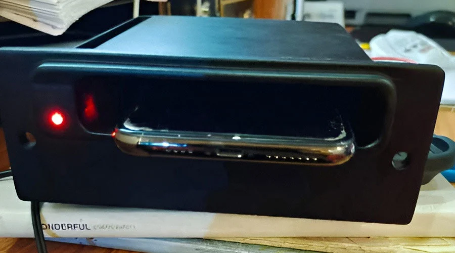 Dash Mount Qi Charger